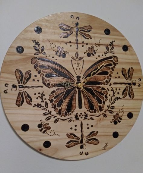 Wood Burn by Vera Wood Burning Clock Ideas, Wood Burn Clock Ideas, Steampunk Wood Burning, Wood Burned Clock, Steampunk Pyrography, Wood Burned Butterfly, Butterfly Clock, Wood Burning Tips, Jar Spells