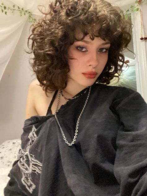 Short Curly Goth Hairstyles, Curly Short Haircuts With Bangs, Curly Haired Goth, Grunge Haircut Curly, Goth Curly Hairstyles, Curly Micro Bangs, Short Curly Shag With Bangs, Goth Curly Hair, Hairstyles Grunge