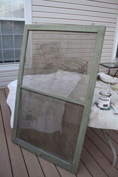 Add some Farmhouse home decor on a budget with this upcycled sign idea. This cheap do it yourself project is perfect for your porch or living room decor. #farmhouse #diy #upcycled Window Screens Ideas, Upcycle Windows, Painted Screens, Old Window Screens, Cabinet Doors Repurposed, Paint Crafts, Diy Chalk, Screen Art, Wood Decoration