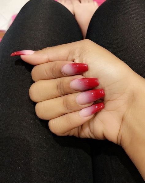 Cute Red Nails, Red Ombre Nails, Coffin Nails Ombre, Unghie Sfumate, Red Nail Art, Nagellack Trends, Red Acrylic Nails, Simple Acrylic Nails, Ombre Nail Designs