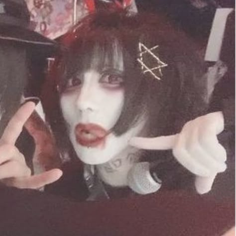 Dadaroma Pfp, Chill Kaneto Juusei, Vkei Icons, Vkei Makeup, Anime Avatars, Vkei Bands, Kei Visual, Jrock Visual Kei, V Kei