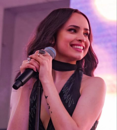 Sofia Carson Purple Hearts, Best Teen Movies, Sophia Carson, Purple Hearts, Sofia Carson, Girl Celebrities, Aesthetic People, Love Movie, Purple Heart