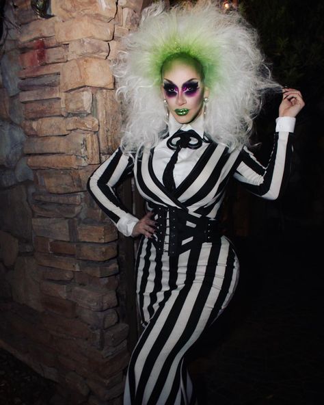 Image may contain: 1 person Beetlejuice Halloween Costume, Beetlejuice Makeup, Beetlejuice Costume, The Mask Costume, Masks Halloween, Beetlejuice Halloween, Hallowen Costume, Party Costumes, Diy Halloween Projects