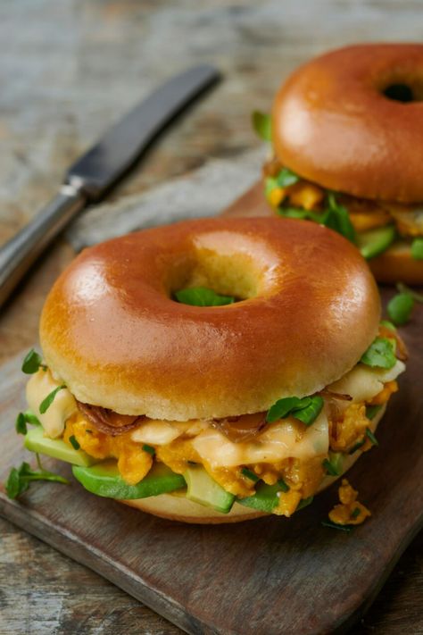 Brioche Bagels, Egg Bagel Sandwich, Egg Bagel, Bagel Toppings, Cafe Idea, Egg Avocado, Creamy Scrambled Eggs, Sriracha Mayo, Bagel Sandwich