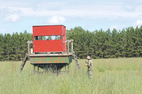 Mobile Grain Cart Deer Stand Mobile Deer Blind, Gravity Wagon Deer Blind, Tree Blinds Deer Stands, Homemade Deer Ground Blinds, Pallet Deer Stand Hunting Blinds, Deer Blind, Farm Show, Plywood Siding, Deer Stand