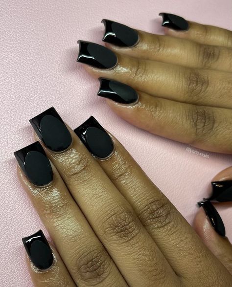 Plain Black Nails, Baddie Nails, Short Acrylic, Short Acrylic Nails Designs, Short Acrylic Nails, Fall Nails, Nails Designs, Plain Black, Acrylic Nail Designs