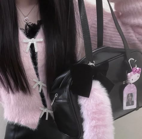 Black And Pink Coquette, Jirai Kei Aesthetic, Draculaura Aesthetic, Jirai Kei, Pink Girly Things, Dress Up Dolls, J Fashion, Pink Princess, Pink Outfit