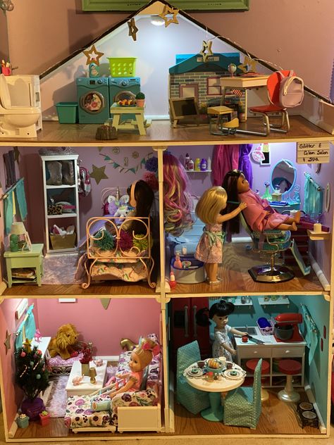 DIY American Girl Dollhouse American Doll House Diy, American Doll House, Ag Doll House, American Girl House, American Girl Doll Room, American Girl Dollhouse, American Girl Doll House, Girls Dollhouse, Girl House