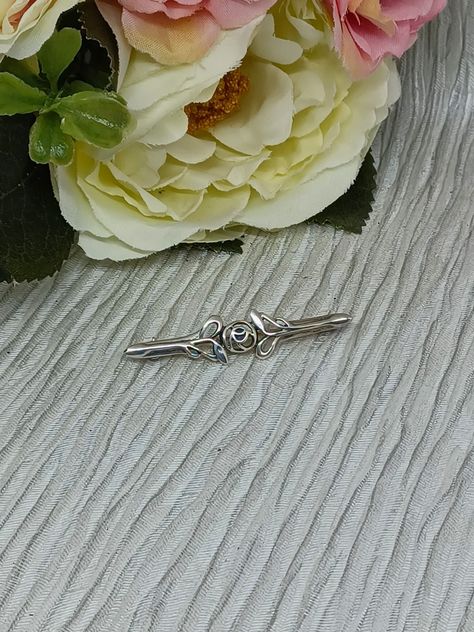 Kit Heath Bar Brooch in Sterling Silver with a Rennie Mackintosh Style Rose ~ Stock Pin ~ Art Nouveau Style Heath Bar, Heath Bars, Bar Brooch, Rennie Mackintosh, Pretty Pins, Pin Art, Silver Bar, Rose Style, Art Nouveau Style