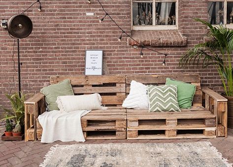 Pallet Bank, Chill Lounge, Diy Pallet Couch, Pallet Lounge, Pallet Tv Stands, Pallet Walls, Christmas Wreaths Diy Easy, Chill Room, Diy Garden Furniture