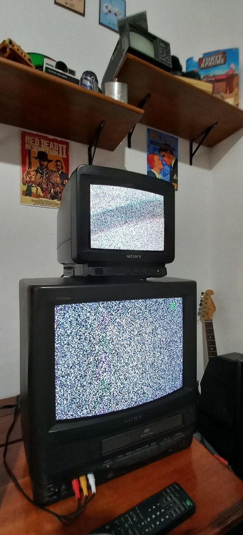 Sony Trinitron, Red