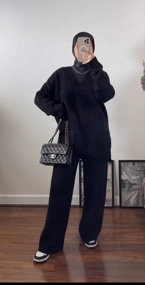 Hijabi Fashion Inspo Outfits, Hijabi Black Jeans Outfit, All Black Outfit Hijab, Fancy Hijabi Outfits, Classy Hijabi Outfits, Voile Outfit, Winter Hijabi Outfits, Hijab Outfit Winter, Black Outfit Hijab