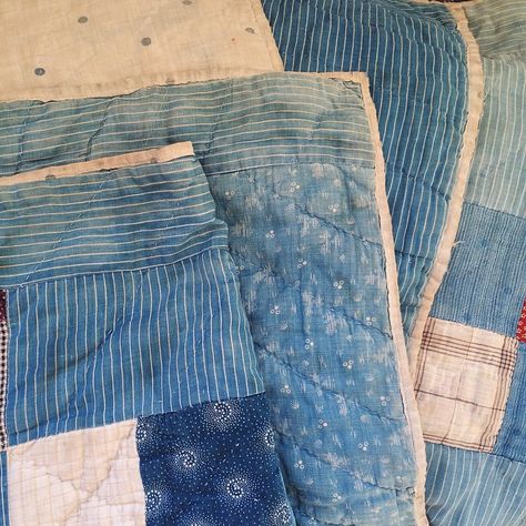 See this Instagram photo by @orangepancakes • 437 likes Quilt Aesthetic, Boro Quilt, Hope Embroidery, Patchwork Aesthetic, Calico Quilt, Shibori Textiles, Quilt Coats, Country Woman, Early American Style