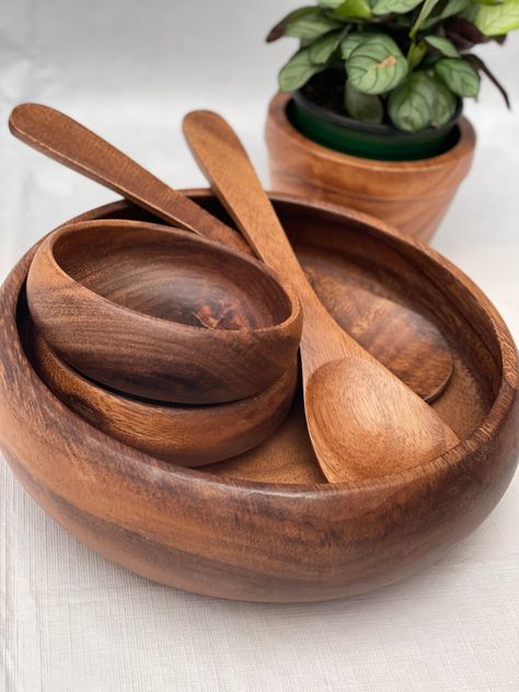 7 Piece Acacia Wooden Salad Bowl Set Kitchenware Ideas, Wood Kitchen Tool, Wooden Kitchen Accessories, Woodturning Art, Coconut Bowls, Cutlery Design, Wooden Salad Bowl, Wood Salad Bowls, Bamboo Utensils