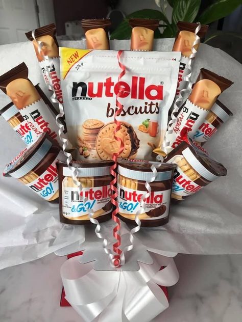 Nutella Birthday Party Ideas, Nutella Gift Basket, Nutella Gift Ideas, Nutella Gifts, Walnut Whip, Nutella Biscuits, Nutella Go, Cake Bouquet, Birthday 2023