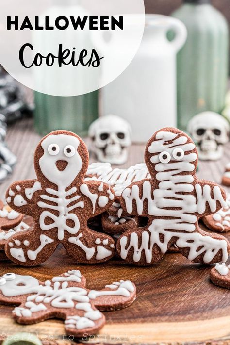 These Halloween cookies are sure to be a hit this year as you transform chocolate sugar cookies into Halloween masterpieces that everyone will love! These are perfect for parties or to make a bunch and let the kids decorate! Using a gingerbread cookie cutter you can create the cutest skeleton’s and mummies! Skeleton Cookies, Diy Skeleton, Delicious Halloween Treats, Creative Party Ideas, Spooky Food, Fun Halloween Food, Chocolate Sugar Cookies, Cute Skeleton, Royal Icing Decorations