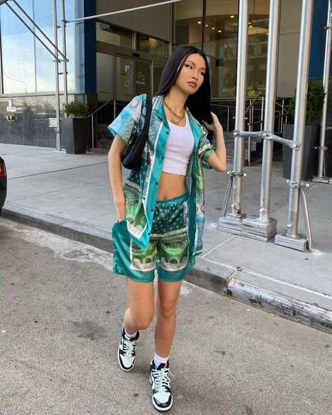 Jenny Lin Outfits, Jenny Lin, Swag Fits, Instagram Baddie, Early 2000s Fashion, Clueless Outfits, Comfy Clothes, Travel Summer, Instagram Summer