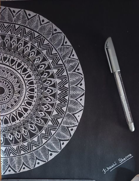 Half circle Half Circle Mandala, Circle Mandala, Writing Art, Mandala Painting, Half Circle, Circle Design, Mandala Design, Mandala Art, Anime Chibi