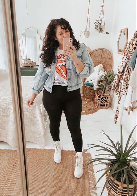 Outfit Ideas With White Combat Boots, Combat White Boots Outfit, Chunky White Boots Outfit Fall, White Doc Martens Outfit Plus Size, White Converse Boots Outfit, Outfit With White Combat Boots, Off White Combat Boots Outfit, White Combat Boots Outfit Dress, Styling White Combat Boots