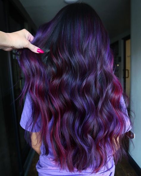 Balayage On Brown Hair, Purple Brown Hair, Purple Hair Highlights, Wear Headphones, Purple Balayage, Dark Fall Hair, Dark Purple Hair, Hair Color Underneath, Fall Hair Color Trends