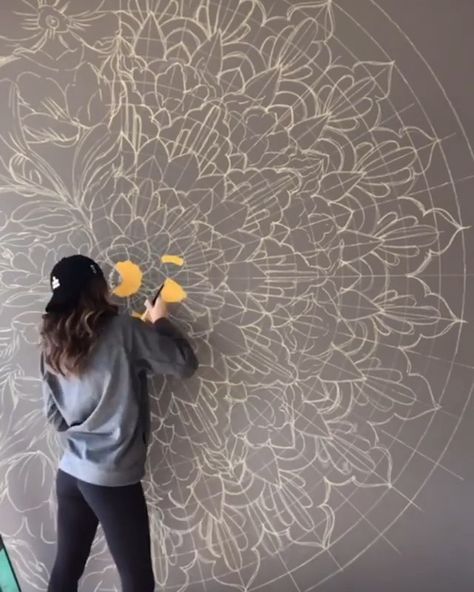 Architecture & Design on Instagram: “Describe this artwork in ONE word! 😍👏 Hand Painted Mandala & Floral Wall Mural by KiriLeigh Jones. (@kirileigh7) #architectanddesign” Mandala Wall Art Murals, Mandala Wall Painting, Hand Painted Wall Murals, Floral Mandala Design, Mural Art Design, Floral Wall Mural, Mandala Floral, Painted Mandala, Hand Painted Wallpaper