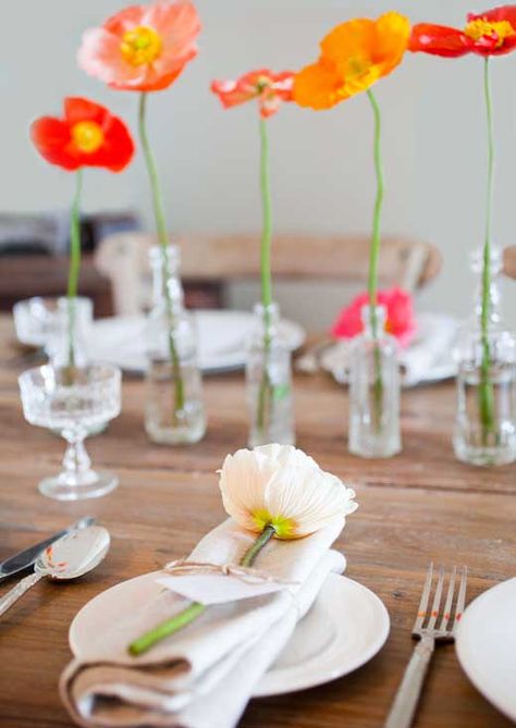 These beauties may be poisonous on screen, but poppies galore are a centerpiece must! Wedding Table Settings Elegant, Table Settings For Parties, Valentines Outdoor Decorations, Romantic Table Setting, Summer Table Settings, Simple Table Settings, Wedding Arch Flowers, Arch Flowers, Wedding Gift Diy