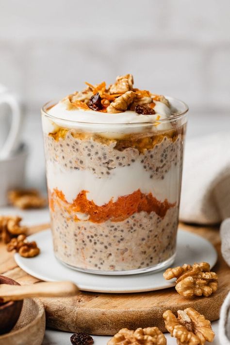 Carrot Cake overnight Oats - Early Brawd Oat Carrot Cake, Carrot Cake Oats, Carrot Cake Overnight Oats, Cake Overnight Oats, Breakfast Oats Overnight, Best Carrot Cake, Overnight Oats Healthy, Oatmeal Recipe, Oats Breakfast