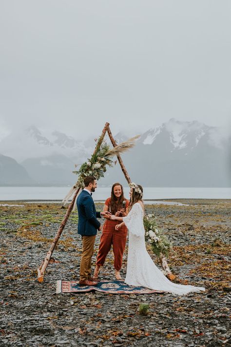 Fall Wedding Leaves, Rainy Wedding Photos, Alaskan Wedding, Wedding Arches Outdoors, Outdoor Wedding Ideas, Alaska Wedding, Boat Wedding, Cabin Wedding, Hairdo Wedding