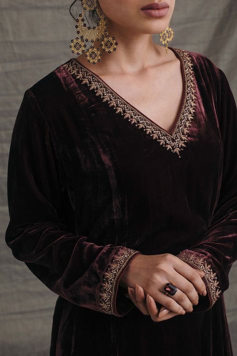 Eastern Dress, Velvet Pakistani Dress, Velvet Kurti, Velvet Suit Design, Velvet Outfit, Velvet Kurta, Embroidered Salwar, Velvet Embroidery, Velvet Design