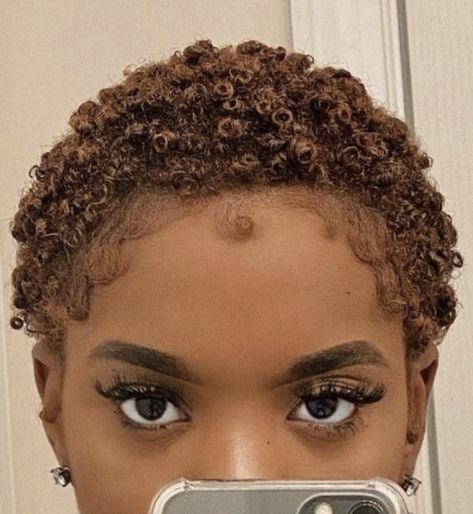 Short 4c Ginger Hair, Big Chop Hairstyles 4c Hair Round Face, Dyed Twa, Brown Twa, Short Ginger Hair Black Women, Short 4a Hair, Big Chop Natural Hair, Finger Waves Short Hair, Short Dyed Hair