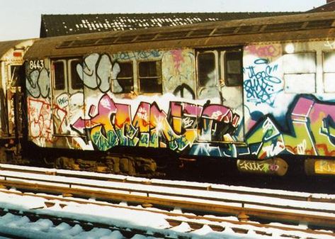 NYC graffiti subway train in the 80's>>>>if you got caught..oh boy! ..a fine & maybe jailtime...no kidding! Subway Graffiti Art, B Boying, Subway Graffiti, Graffiti History, Famous Graffiti Artists, Nyc Train, Ny Subway, Train Graffiti, Nyc Graffiti