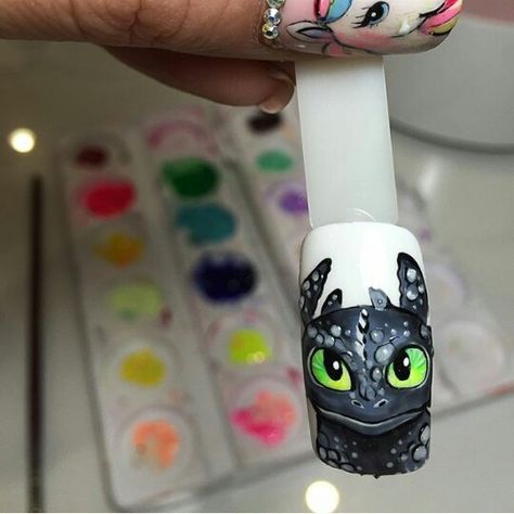 Toothless Nail Art, Httyd Nails, How To Train Your Dragon Nails, Toothless Nails, Nail Foto, Nails Disney, Rock Nails, Disney Acrylic Nails, Dragon Nails