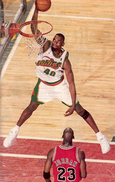 Shawn Kemp Nba Dunks, Basketball Pics, Mike Jordan, Nba Superstars, Shawn Kemp, Sport Posters, Nba History, Basket Nba, Seattle Supersonics