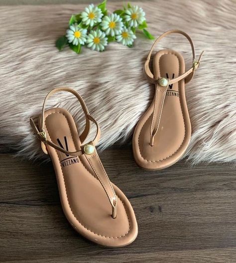 Chappals For Women, Chappal For Women, Best Fall Shoes, Fall Shoes For Women, Elegant Shoes Heels, Classy Sandals, Fancy Sandals, Women Slippers Fashion, Pretty Sandals