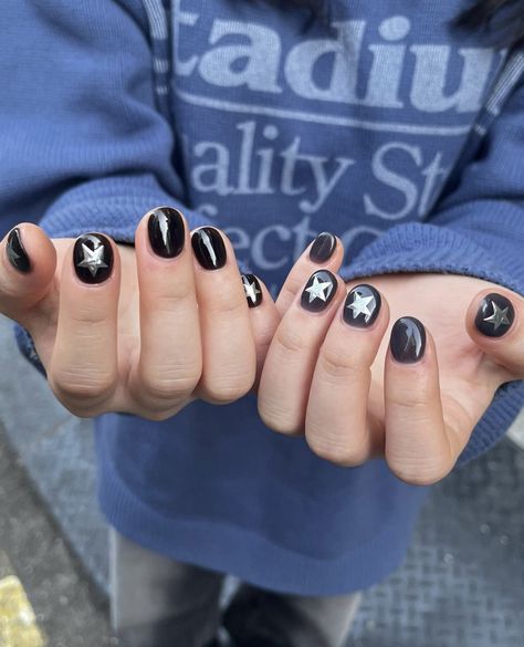 Guys Nail Designs, Minimalist Nails Short, Gel Nails Cute, Nails Funky, Nails Minimalist, Band Nails, Mens Nails, Cute Short Nails, Nails Pretty