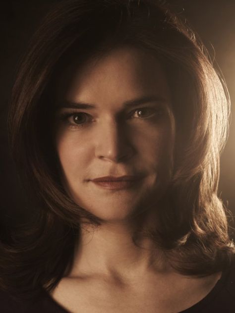 Marie Schrader Marie Schrader, Breaking Bad Season 5, Betsy Brandt, Breaking Bad Seasons, I Am The Danger, Addicted Series, Purple Girls, Walter White, Call Saul