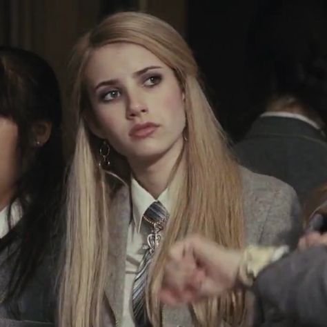 Emma Roberts 2000s, Wild Child Movie, Robert Movie, Blonde Movie, London Queen, Gossip Girl Aesthetic, Tv Icon, Lights Camera Action, Zoo Wee Mama