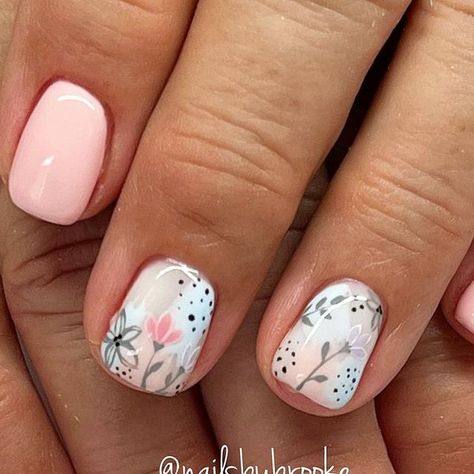 Abstract Flower Nails, Abstract Spring Nails, Simple Nails Design Short, Mother’s Day Nails, Mothers Day Nails Ideas, Mothers Day Nails, Abstract Nail Designs, Cute Gel Nails, Nails Only