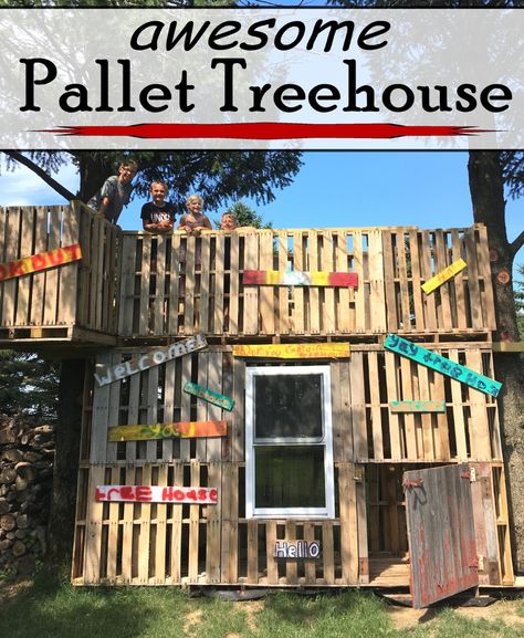 Pallet Playground, Pallet Fort, Pallet Tree Houses, Kids Wooden Playhouse, Pallet Kids, Pallet Tree, Pallet Playhouse, Pallet Building, Tree House Plans