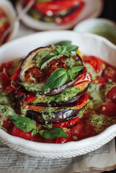 Roast Cherry Tomatoes, Charred Peppers, Roasted Cherry, Roasted Cherry Tomatoes, Eggplant Recipes, Roasted Peppers, Idee Pasto Sano, Veggie Dishes, Vegetable Dishes