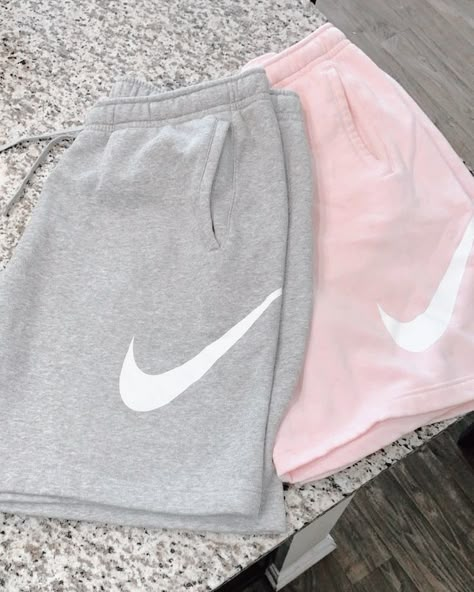 Nike Shorts Women, Cute Sweatpants Outfit, Cute Sweatpants, Cute Nike Outfits, Cute Lazy Outfits, Cute Nike, Tomboy Style Outfits, Lazy Outfits, Cute Comfy Outfits