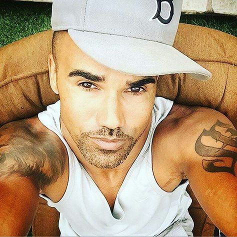 Selfie Shemar Moore Shirtless, Sherman Moore, Funny Selfies, Michael Ealy, Shemar Moore, Matthew Gray Gubler, Celebrity Travel, Celebrity Entertainment, Popsugar