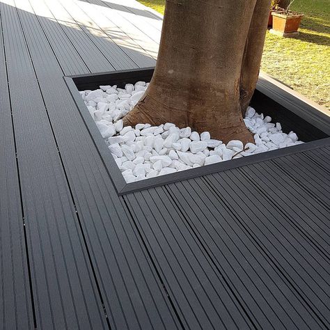 Wpc Decking Terrace, Plastic Decking Ideas, Pallet Decking Ideas, Pallet Decks, Garden Decking Ideas, Composite Decking Ideas, Grey Decking, Back Garden Landscaping, Decking Ideas