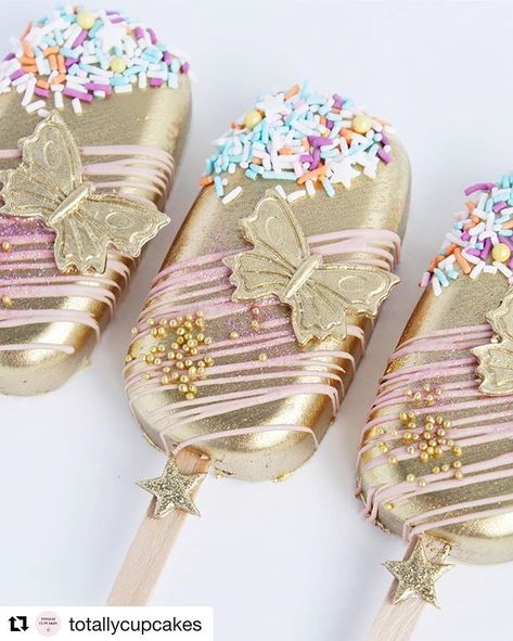 Butterfly Cakesicles Ideas, Cake Sicles Design, Cakesicles Ideas For Birthday, Gold Butterfly Cake, Cakesicles Ideas, Popsicles Cake, Cake Popsicles, Cake Pop Designs, Lemon Cream Cheese