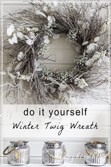 Twig Christmas Wreath, Winter White Wreath, White Winter Wreaths, Diy White Wreath, Twig Wreath Diy, Winter Door Wreaths After Christmas, White Wreath Ideas, Winter Wreaths For Front Door Diy, White Christmas Wreath Ideas