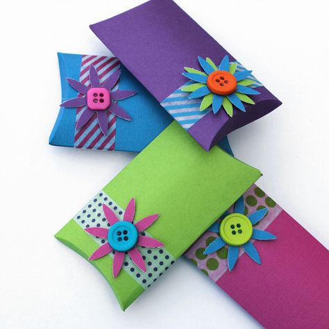 Make Your Own Pillow Boxes - Lines Across Homemade Pillows, Make Your Own Pillow, Pillow Boxes, Box Tutorial, Paper Gift Box, Diy Gift Box, Pillow Box, Gift Wrapping Ideas, Wrapping Ideas