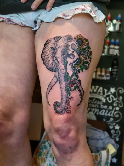 Elephant Tattoo, floral Tattoo, Skull Tattoo, color tattoo Elephant Skull Tattoo Design, Elephant Skull Tattoo, American Traditional Elephant, Elephant Halloween, Elephant Skull, Carnation Tattoo, Ink Pot, Floral Elephant, Mandala Elephant