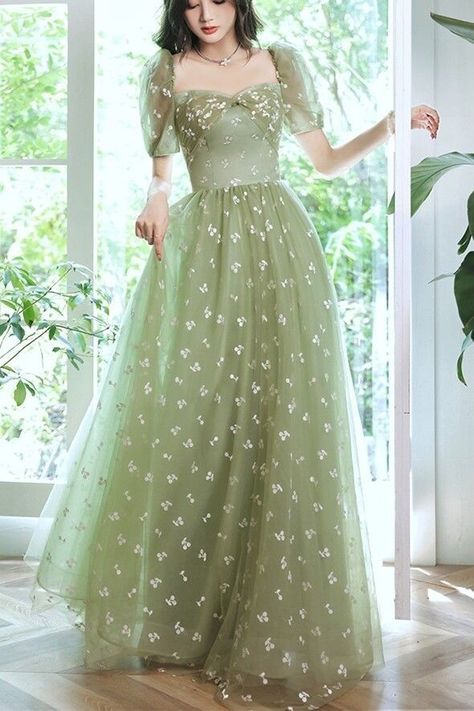 Sage Green Dress Outfit Wedding, Sage Green Dress Aesthetic, Aesthetic Short Dresses, Sage Green Dress Outfit, Sage Green Homecoming Dress, Sage Green Sweet 16, Sage Green Dress Formal, Sage Green Clothes, Sage Green Long Dress