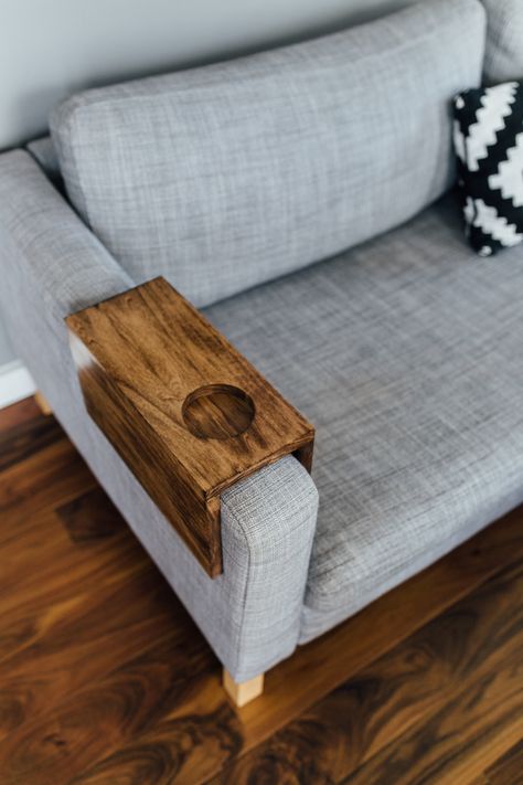 Easy DIY wooden sleeve for your sofa couch arm with a convenient cup holder! Supplies and full video tutorial here! Couch Tray Table, Wood Couch Table, Chair Arm Table, Sofa Arm Table Diy, Couch Tables, Wood Things, Couch Coffee Holder, Diy Cup Holder, Cup Holders