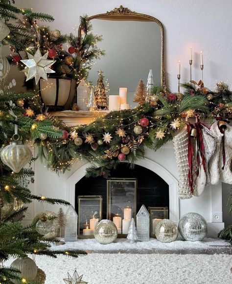 Christmas In July: 21 Amazing And Magical Christmas Decorating Ideas Christmas Mantel Ideas, Christmas Tree Colour Scheme, 2023 Happy New Year, Mantel Ideas, Candles In Fireplace, Classic Christmas Decorations, Holiday Mantel, Christmas Board, Christmas Mantel